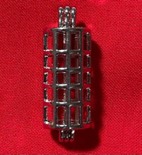 Load image into Gallery viewer, Cages